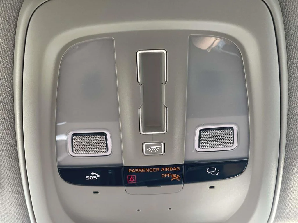 Certified Used 2025 Crystal White Volvo Core image 22