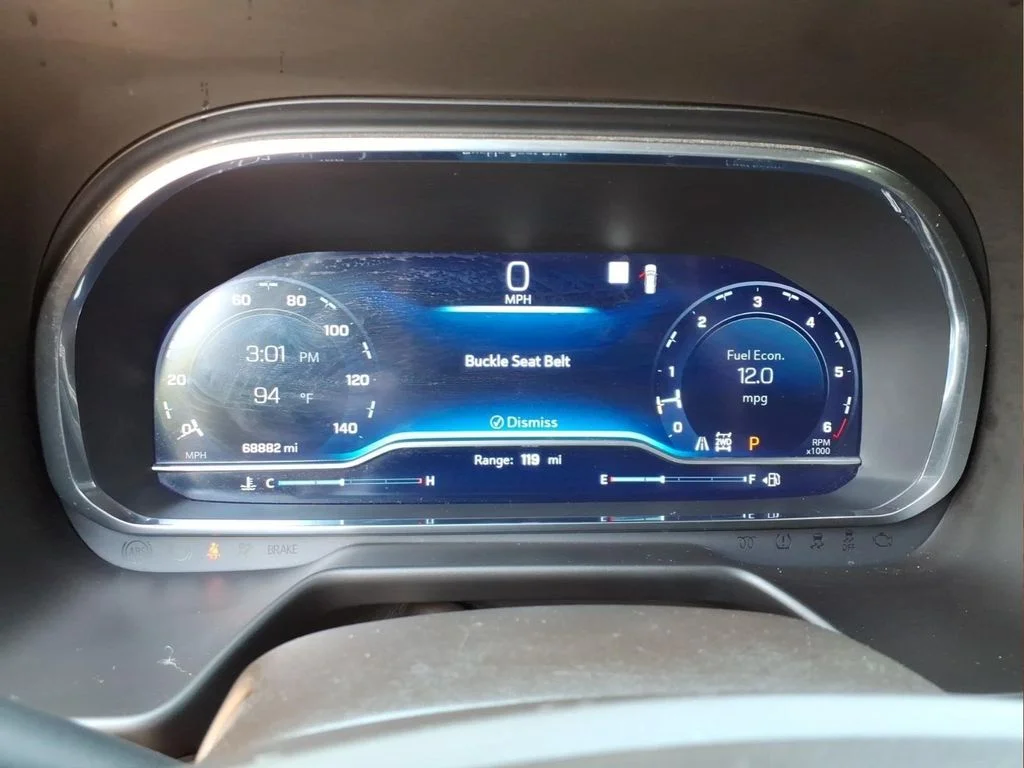 Certified Used 2022 White Chevrolet Z71 image 12