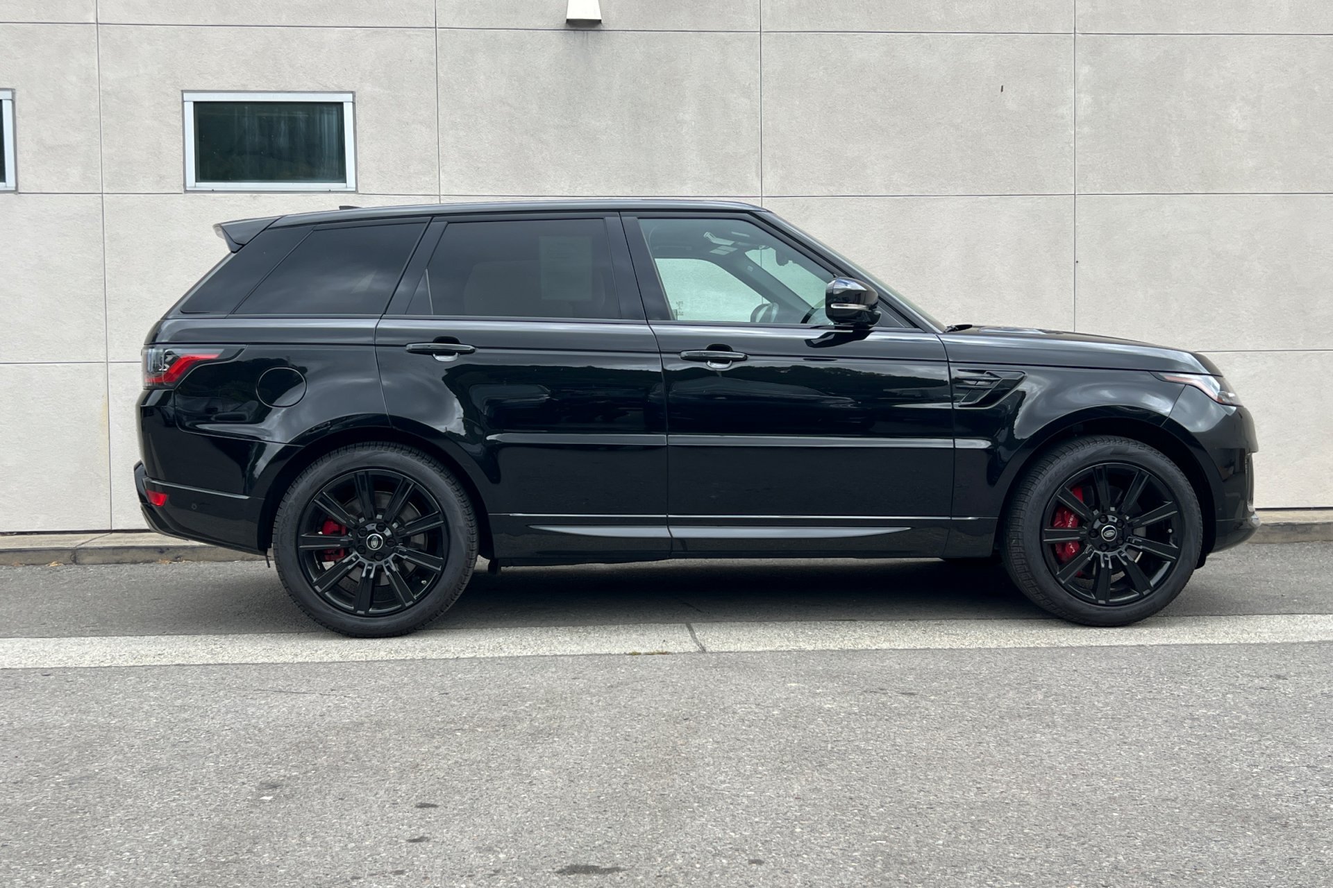 Used 2021 Santorini Black Metallic Land Rover HSE Dynamic image 8