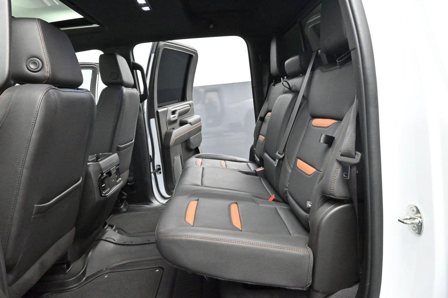 Used 2024 Summit White GMC AT4 image 31