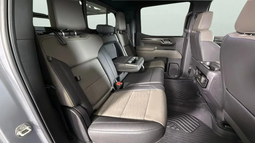 Used 2025 Slate Gray Metallic Chevrolet ZR2 image 31