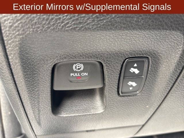 Used 2022 White Ram Laramie image 25