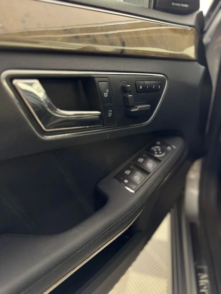 Used 2010 Iridium Silver Metallic Mercedes-Benz E 350 image 10