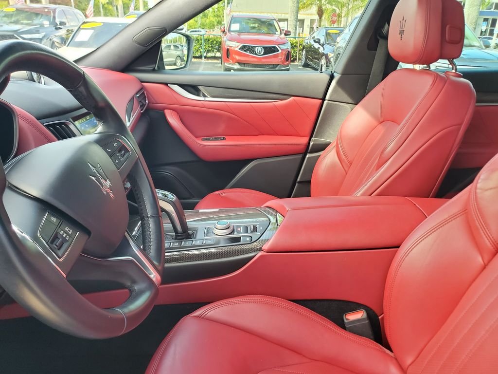 Used 2019 White Maserati Base image 16