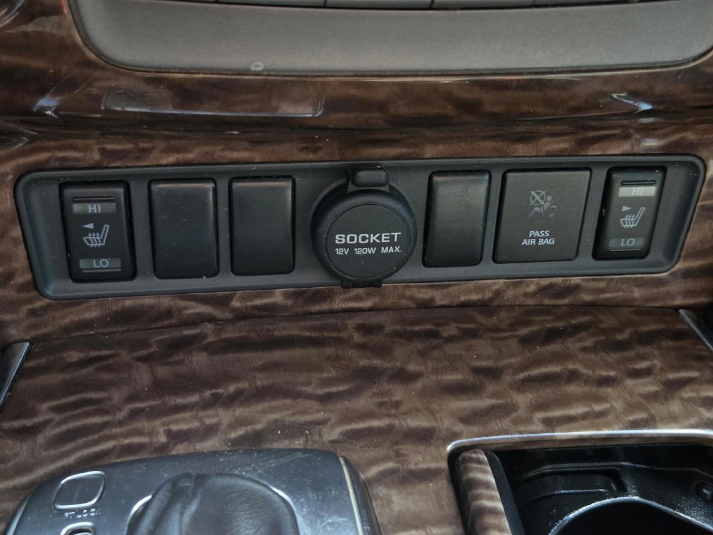 Used 2017 Brown Nissan SL image 30