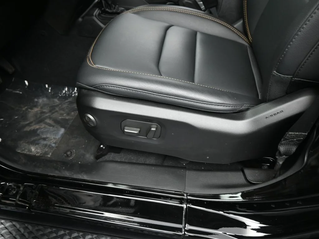 Used 2024 Black Clearcoat Jeep Sport S image 12