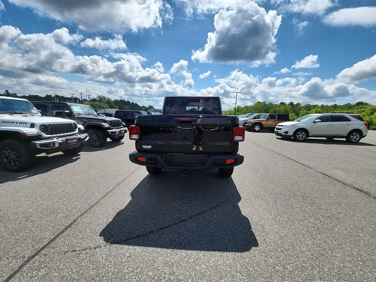 Used 2022 Black Clearcoat Jeep Sport S image 8