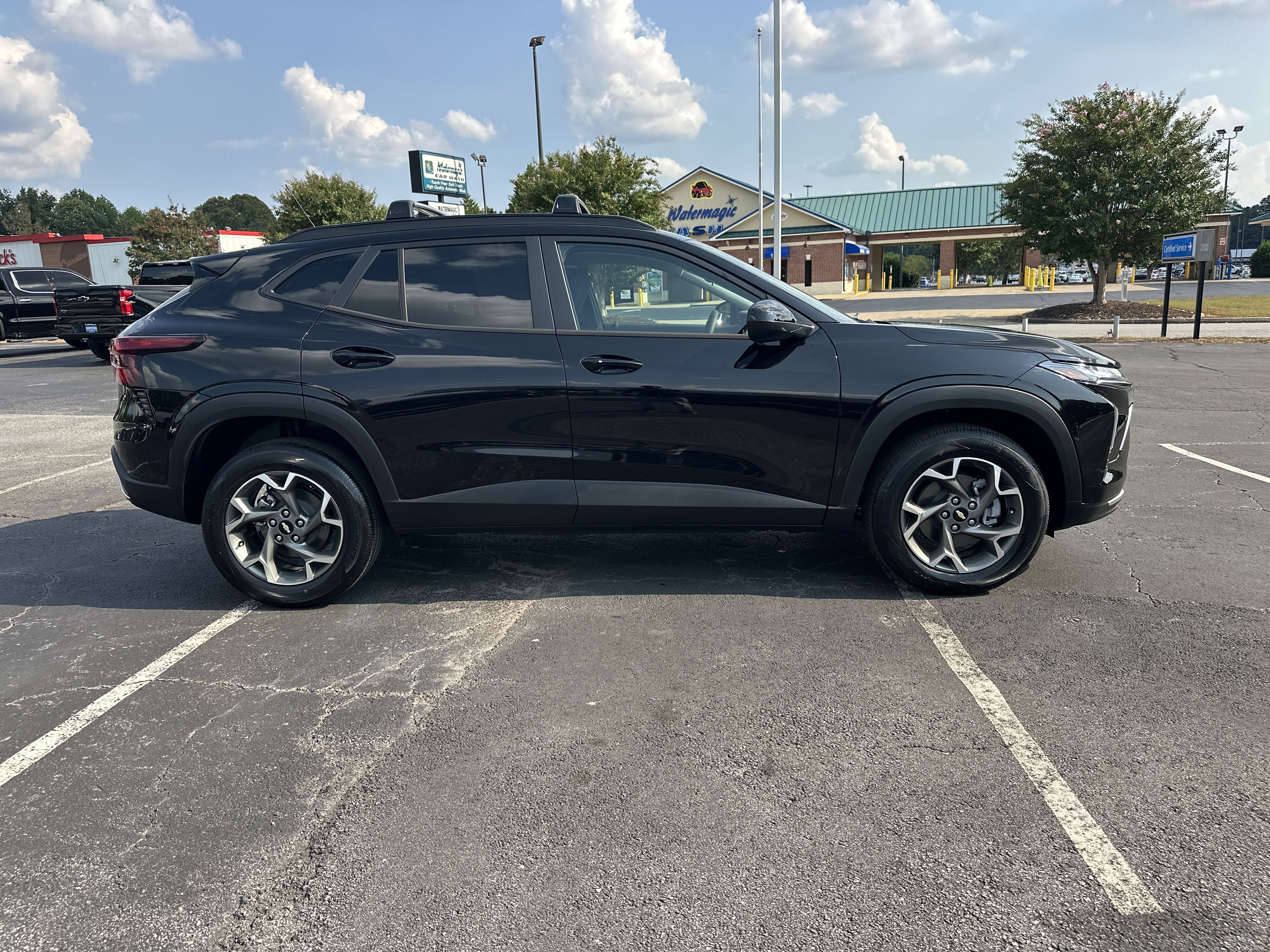 2026 Chevrolet Trax LT - Photo 9