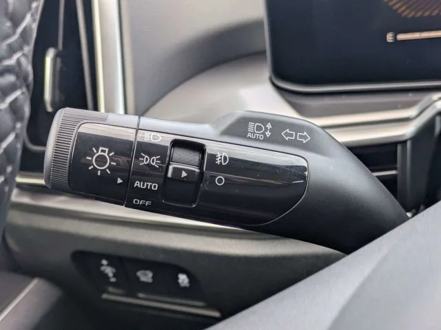 2025 Kia Sorento S - Photo 29