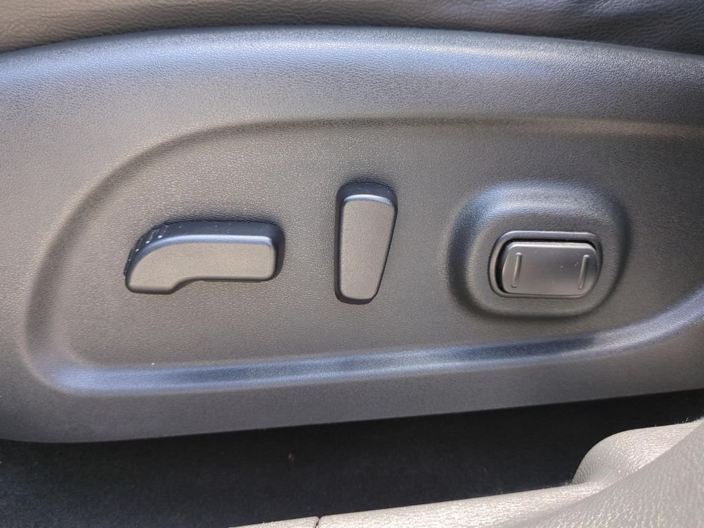 Certified Used 2021 Gray Nissan SL image 16