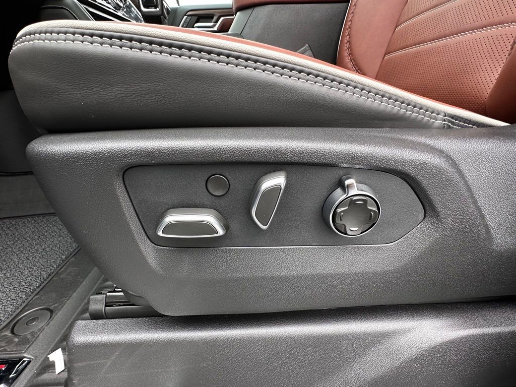 New 2026 Glacier White Tricoat GMC Denali Ultimate image 18