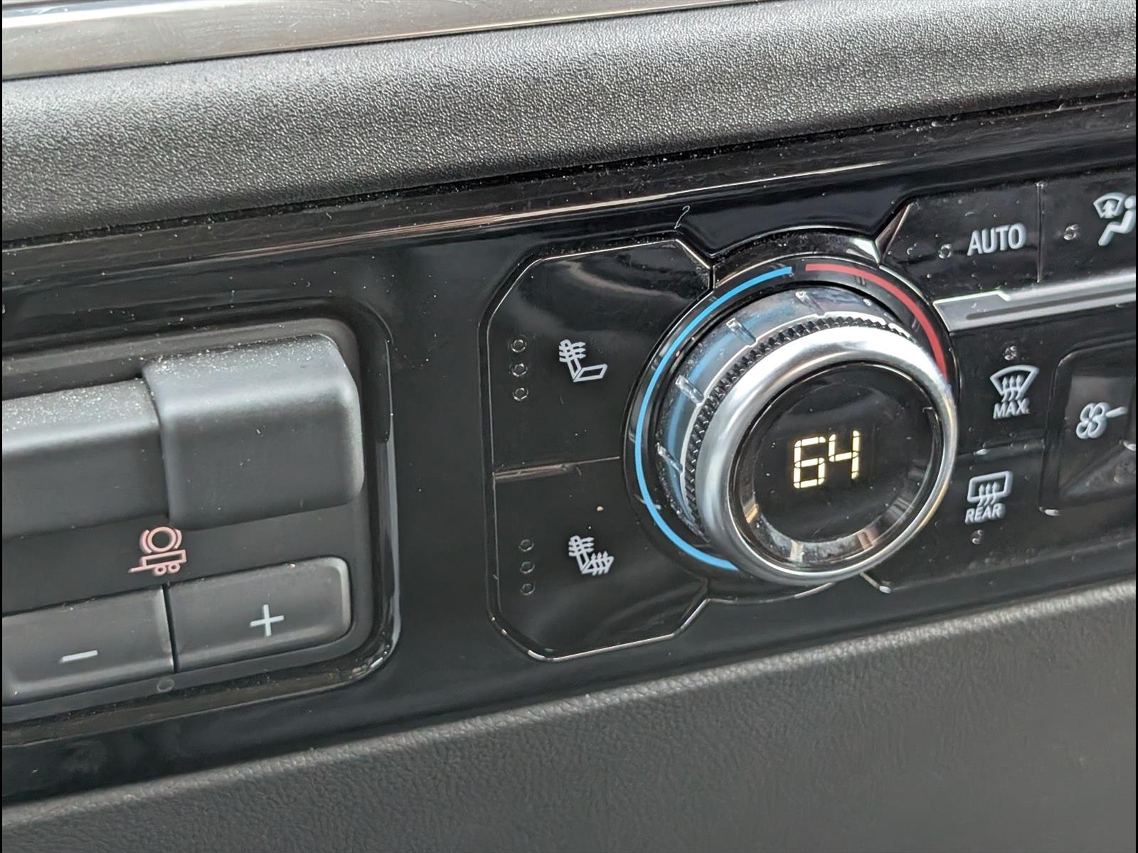 2025 GMC Sierra 1500 SLT - Photo 16