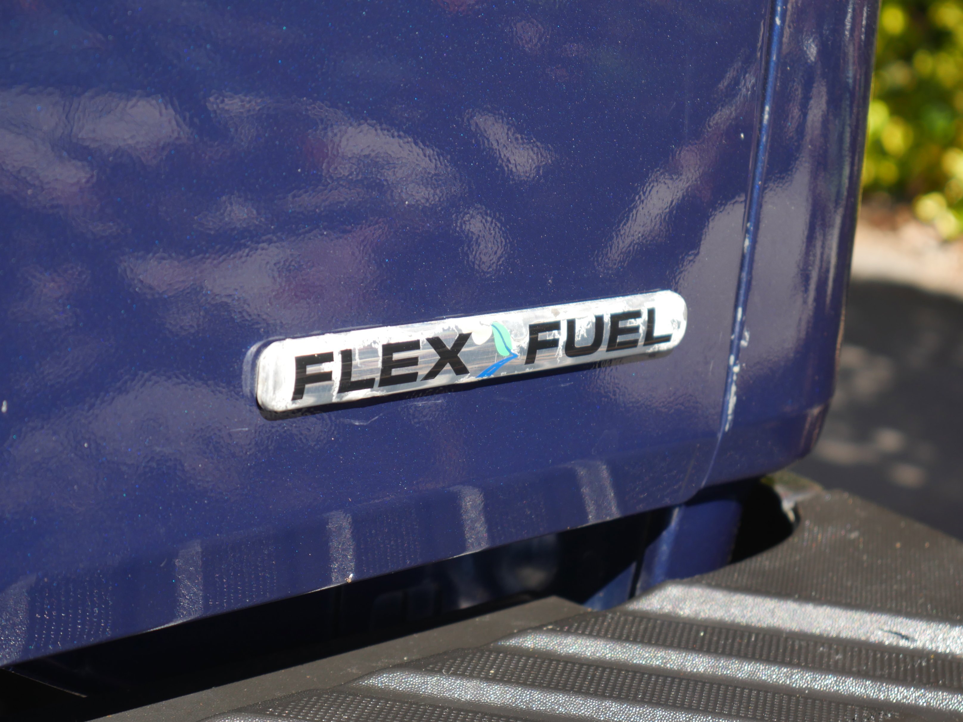 Used 2011 Dark Blue Pearl Metallic Ford XLT image 18
