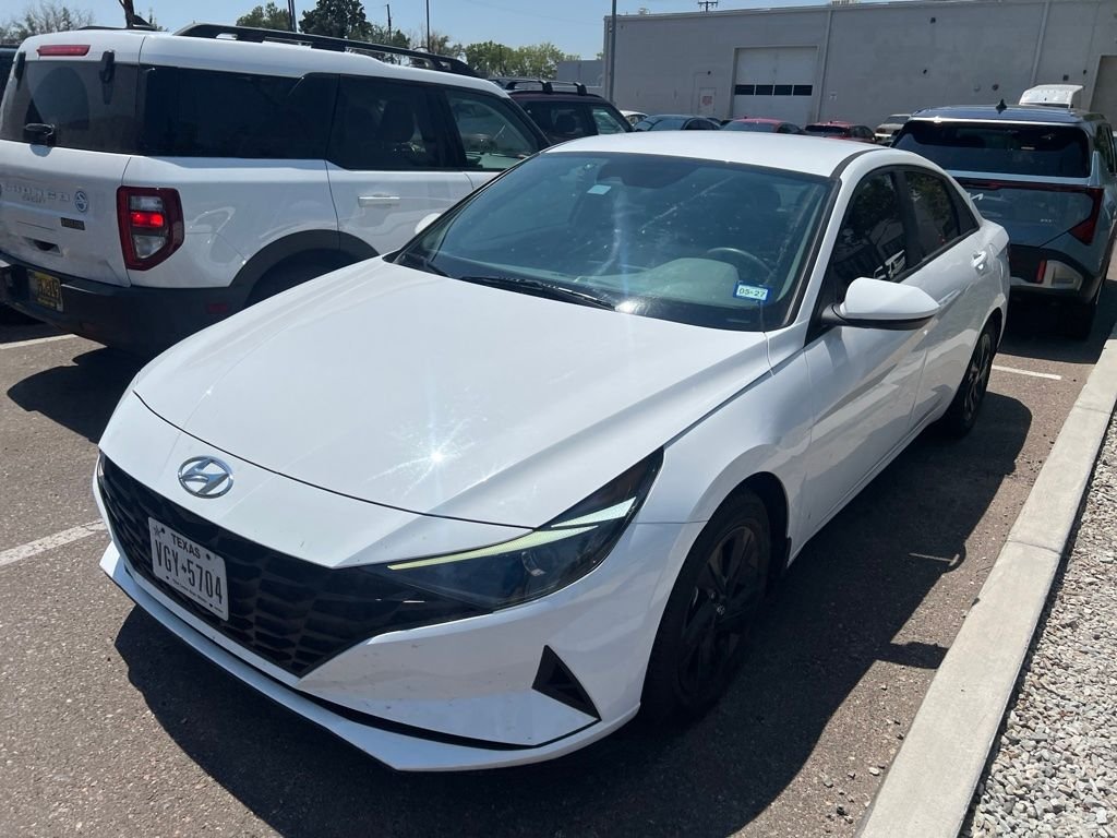Used 2023 White Hyundai Blue image 2