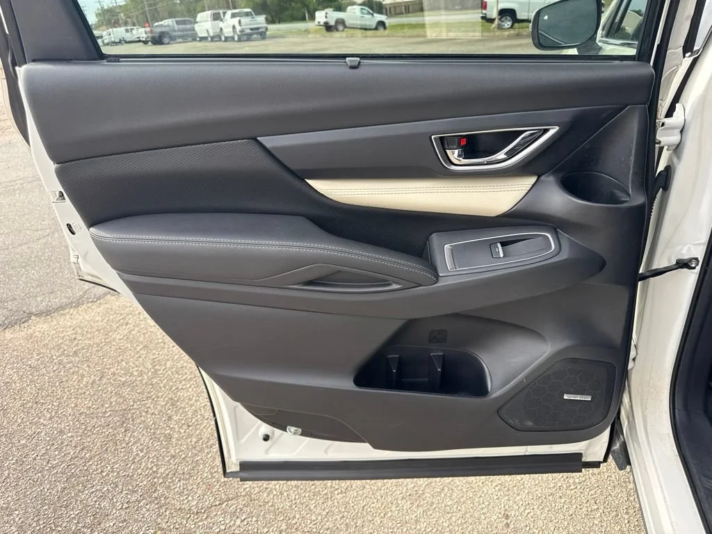 Used 2021  Subaru Limited image 32