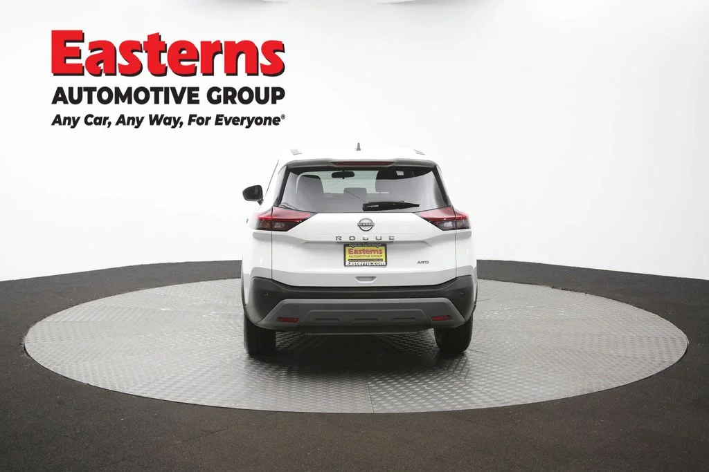 Used 2023 White Nissan S image 38