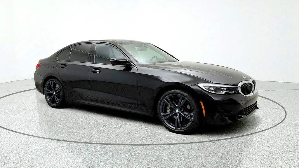 Used 2021 Jet Black BMW 330i xDrive image 3