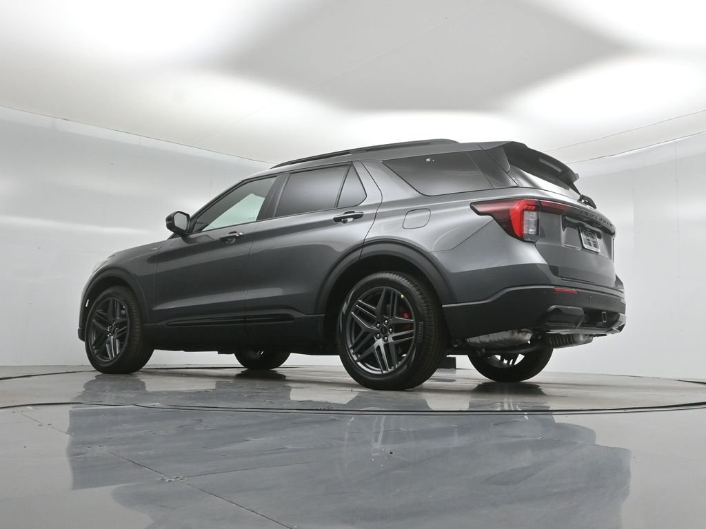 New 2026 Carbonized Gray Metallic Ford ST-Line image 49
