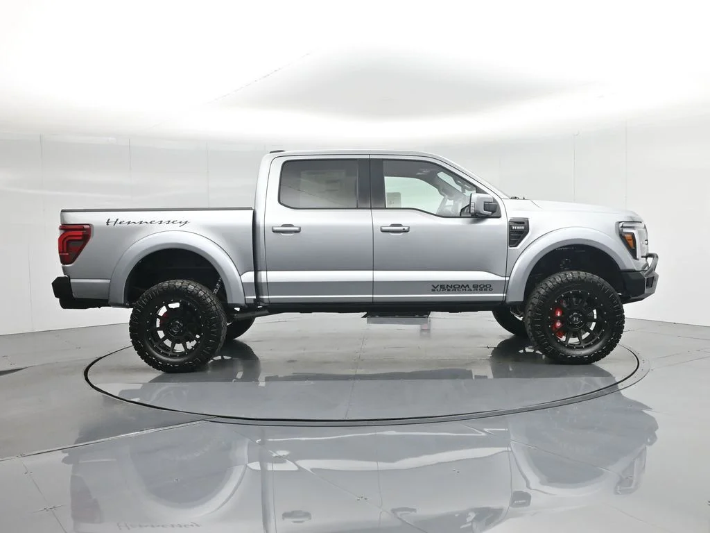 New 2025 Iconic Silver Metallic Ford Lariat image 36