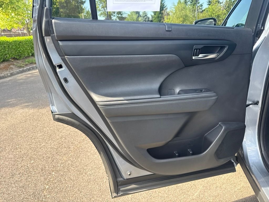 Used 2021 Moon Dust Toyota XLE image 22