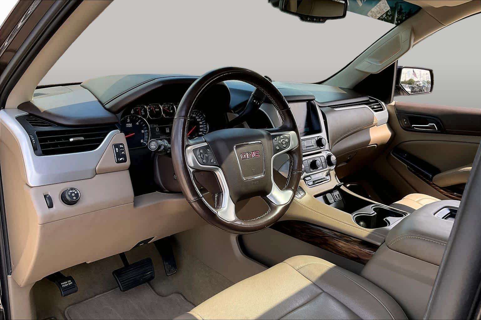 Used 2018 Iridium Metallic GMC SLT image 18