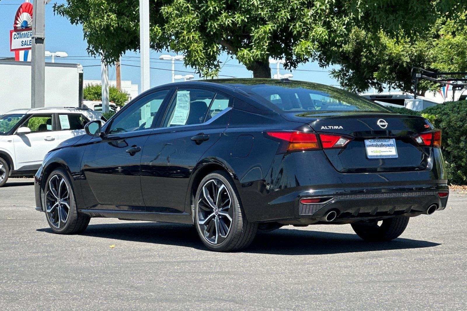 Used 2024 Super Black Nissan 2.5 SR image 6