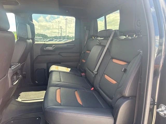 Used 2023  GMC AT4 image 44