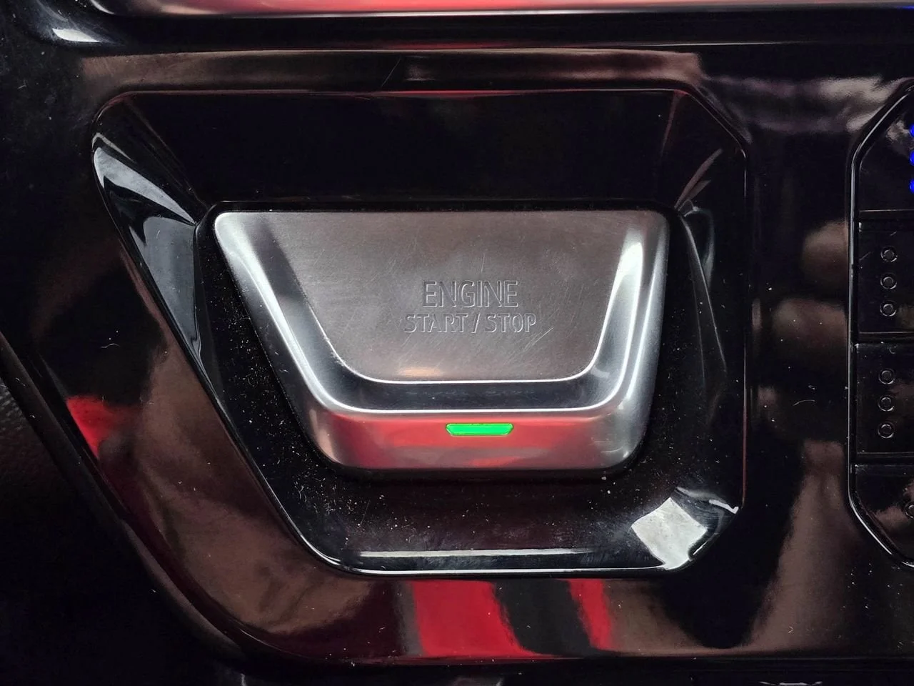 Used 2023 Onyx Black GMC Denali image 18
