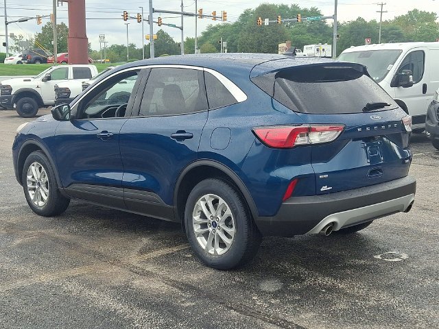 Used 2020 Green Ford SE image 4