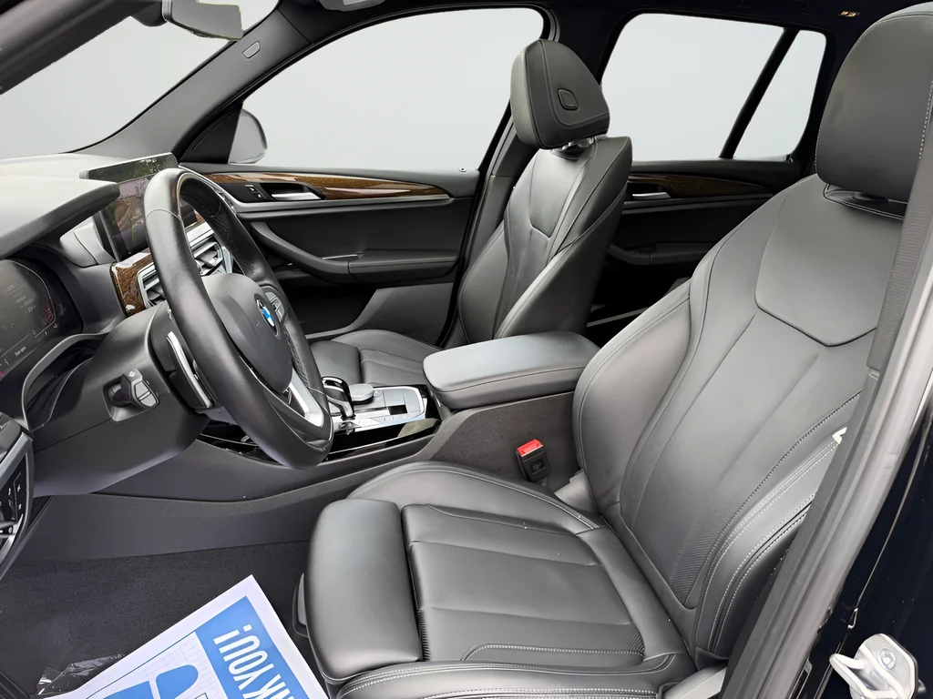 Used 2023 Black BMW xDrive30i image 19
