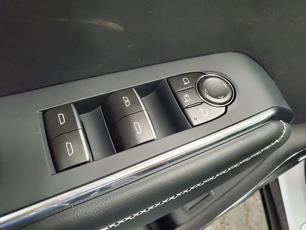 2026 GMC Acadia Denali - Photo 10