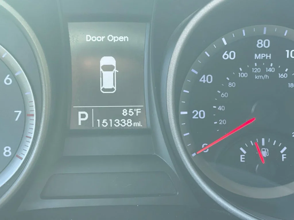 Used 2015 Gray Hyundai Base image 19
