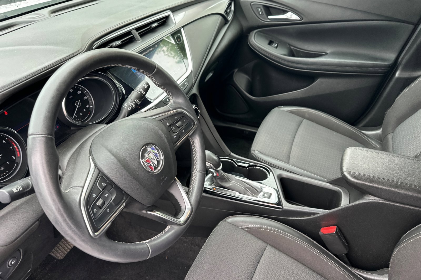 Used 2021 Summit White Buick Preferred image 10