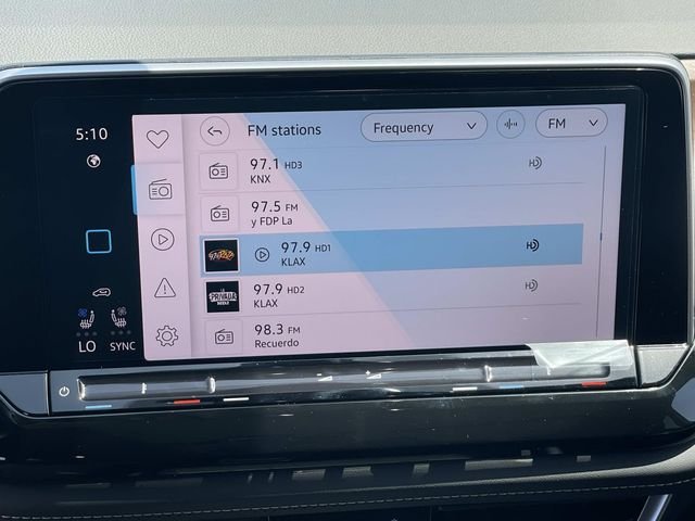 New 2026 White/off-white Volkswagen 2.0T SE w/Technology image 10