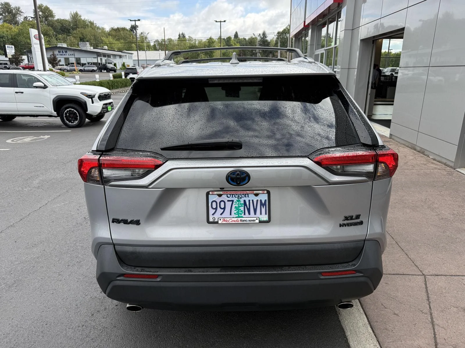 Used 2022 Silver Sky Metallic Toyota Hybrid XLE image 4