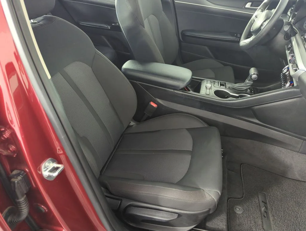 Used 2023 Red Kia LXS image 35