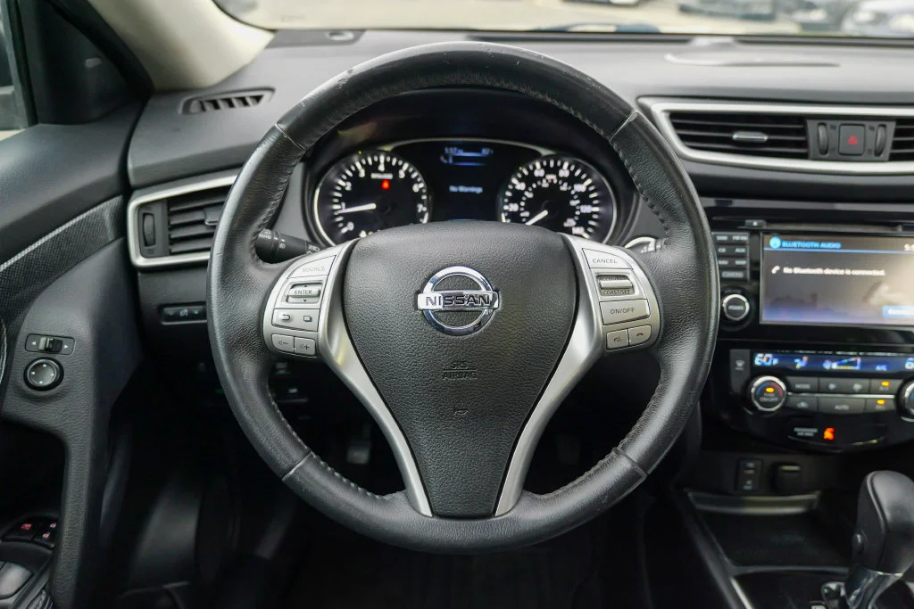 Used 2015 Midnight Jade Nissan SL image 41