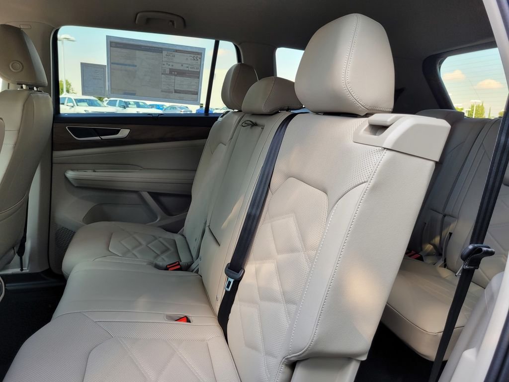 New 2026 Silver Volkswagen 2.0T SE w/Technology image 14