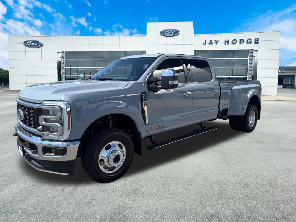 New 2026 Glacier Gray Metallic Tri-Coat Ford F-350® Lariat® image 2