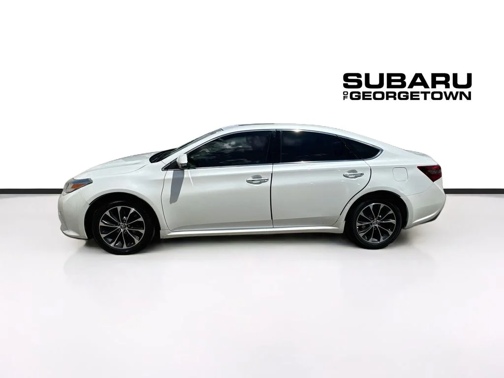 Used 2016 White Toyota XLE Premium image 4