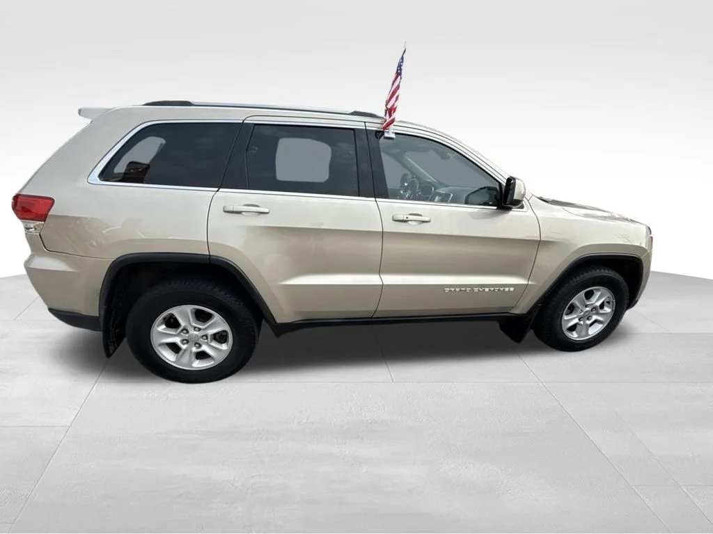 Used 2014 Beige Jeep Laredo image 9