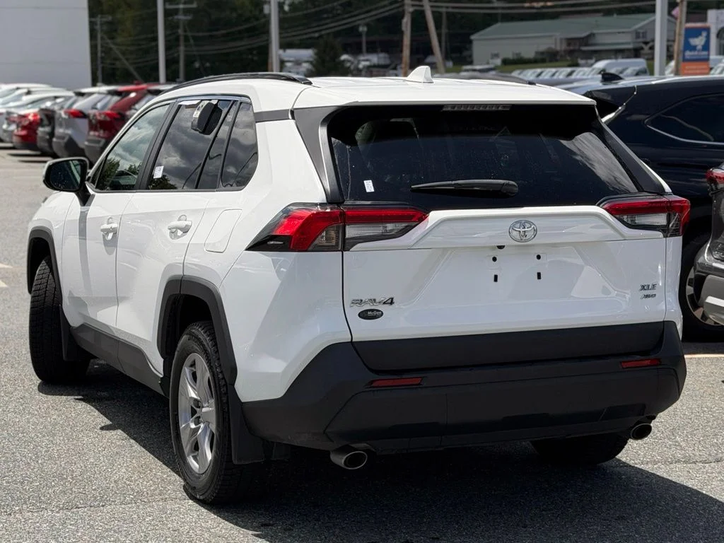 Used 2023 White Toyota XLE image 3