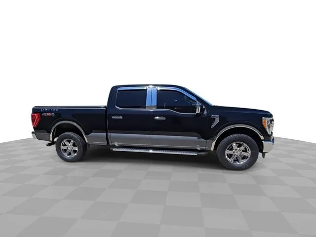 Used 2021 Agate Black Metallic Ford XLT image 9