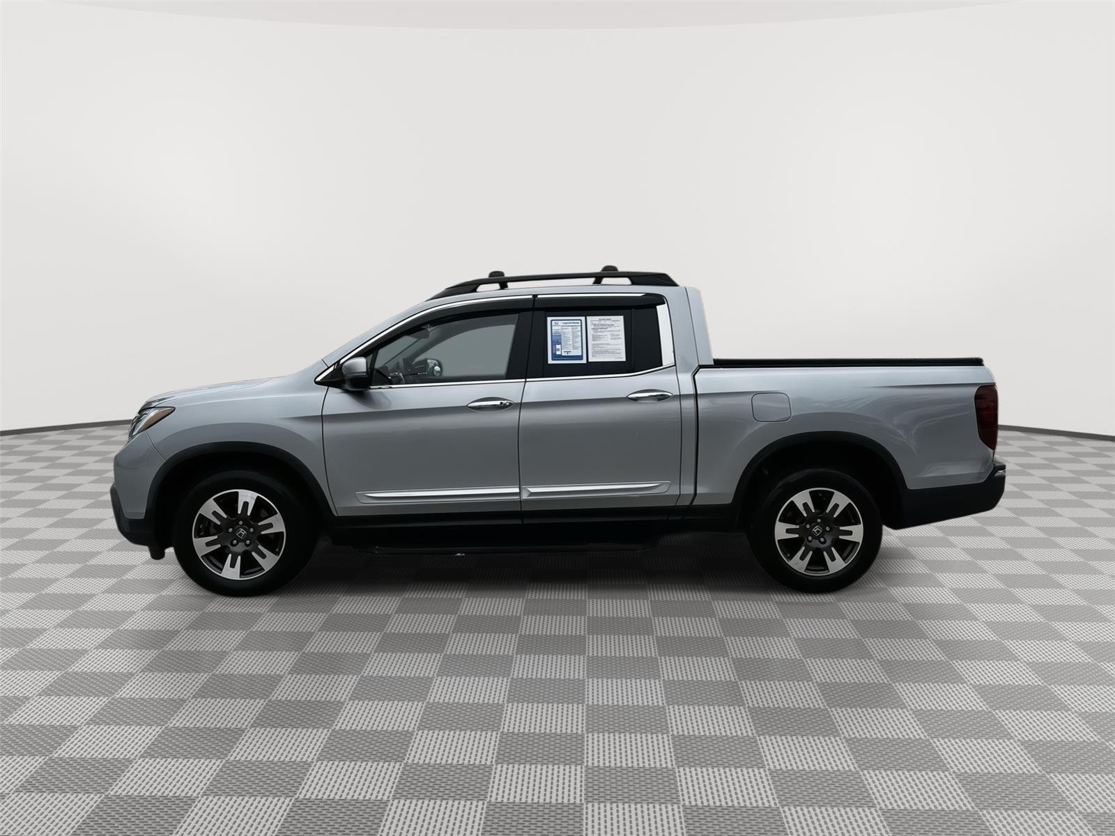 Used 2019 Lunar Silver Metallic Honda RTL-E image 3