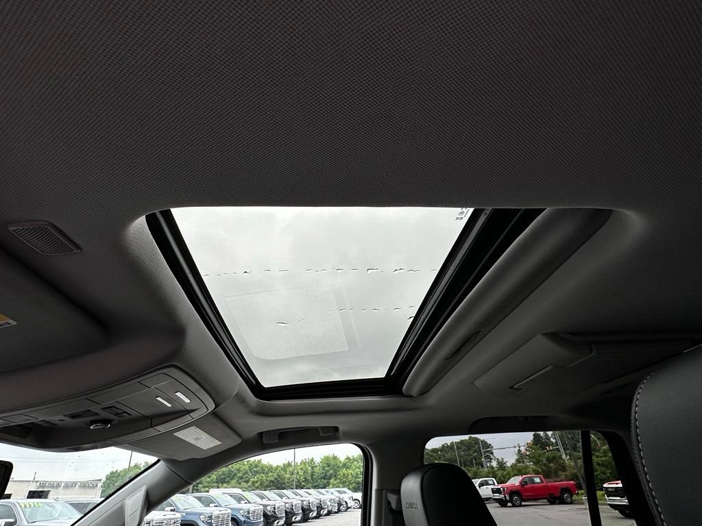 Used 2020 WHITE FROST TRICOAT GMC Denali image 42