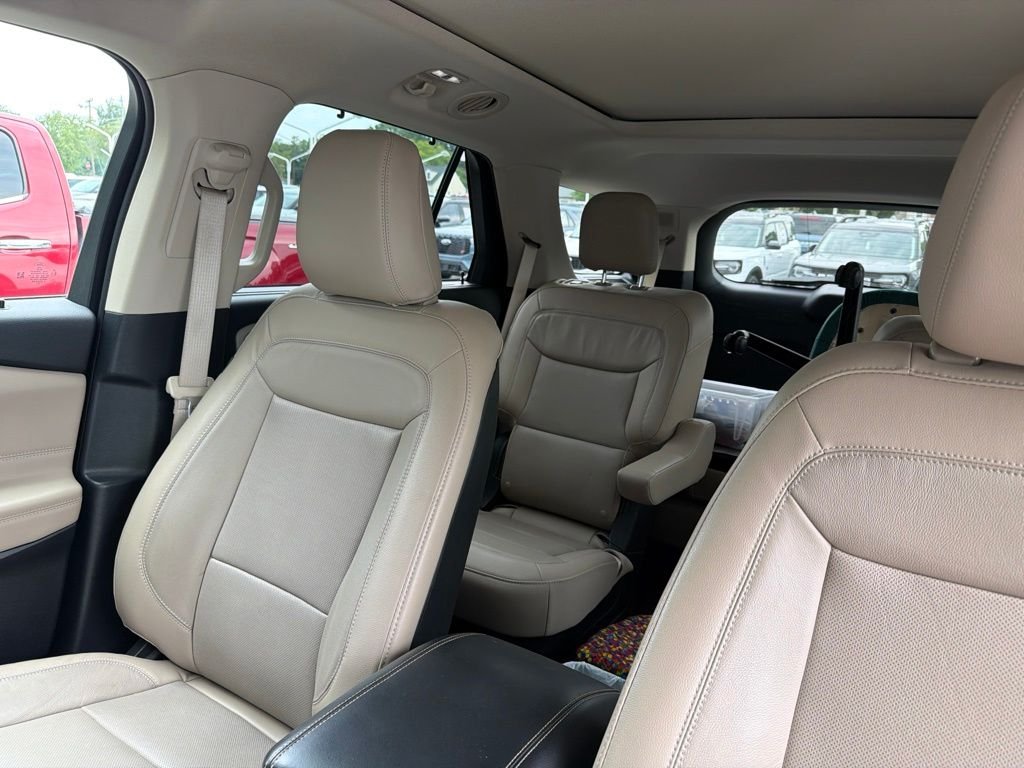 Used 2020 White Ford Limited image 25