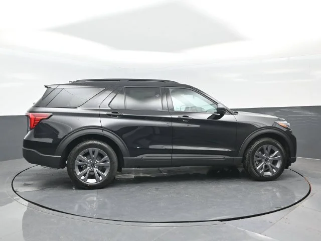New 2027 Agate Black Metallic Ford Active image 3