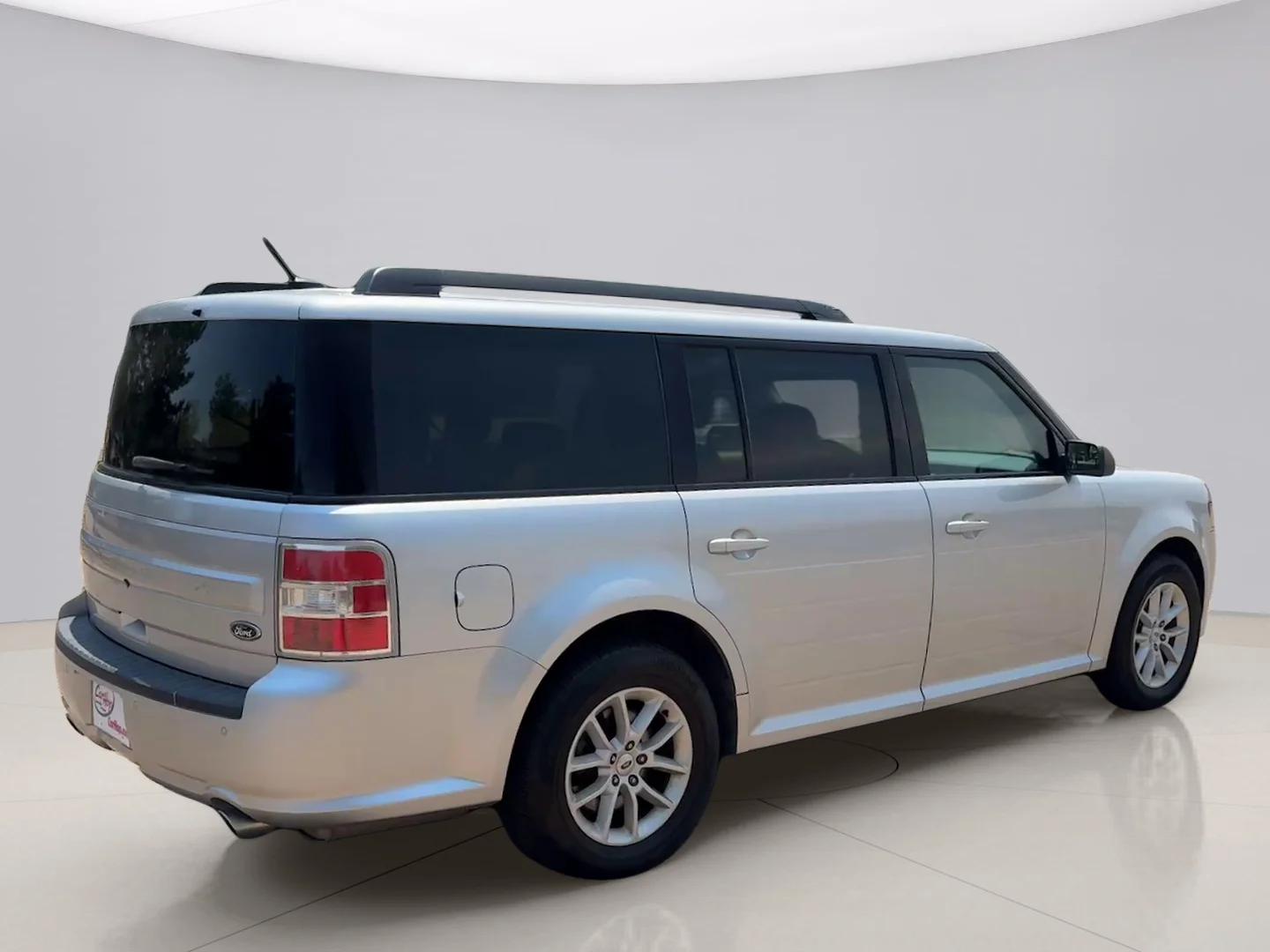 Used 2016 Silver Ford SE image 5