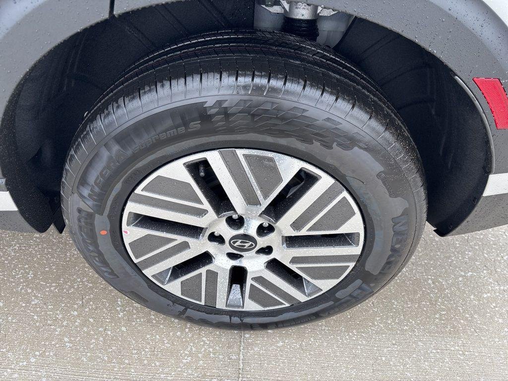 New 2026 White Pearl Hyundai SEL 8P image 12