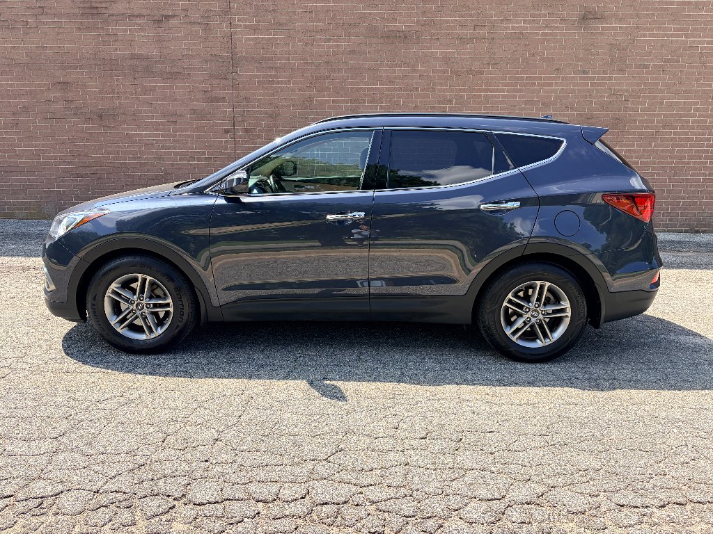 Used 2017 Marlin Blue Hyundai 2.4L image 2